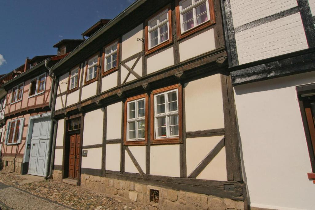 Urlaub Im Fachwerk - Das Sattlerhaus เควดลินบวร์ก ภายนอก รูปภาพ